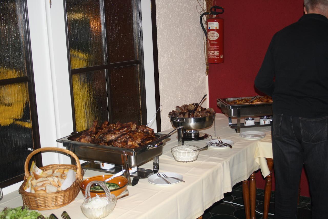 Gasthaus Zur Quelle 바트 마리엔베르크 외부 사진